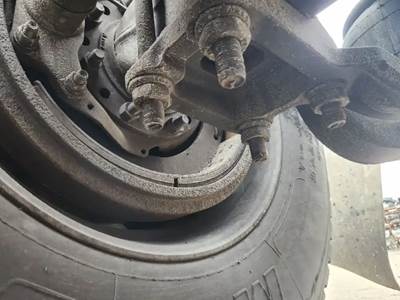 HUB PILOT NA Hub for a 2019 Peterbilt 579