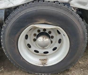 HUB PILOT NA Hub for a 2001 Peterbilt 379