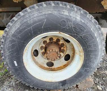 HUB PILOT NA Hub for a 2005 Chevrolet C6500