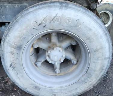 HUB PILOT NA Hub for a 1988 Ford LTL9000