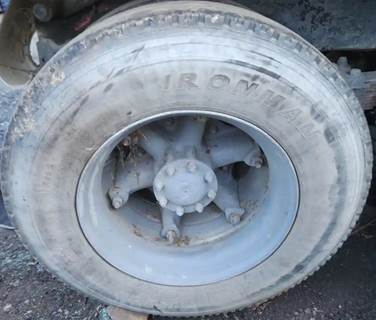 HUB PILOT NA Hub for a 1988 Ford LTL9000