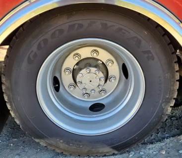 HUB PILOT NA Hub for a 2003 International 4400 LP