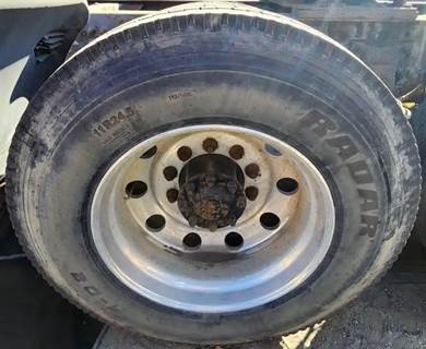 HUB PILOT NA Hub for a 2005 Freightliner Columbia 120