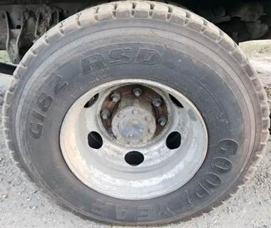 HUB PILOT NA Hub for a 2007 Mitsubishi FM65F