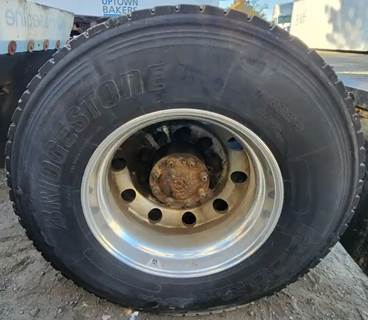 HUB PILOT NA Hub for a 2016 Freightliner Cascadia 125