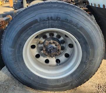 HUB PILOT NA Hub for a 2016 Freightliner Cascadia 125