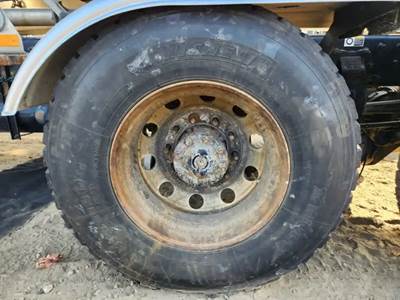 HUB PILOT NA Hub for a 2021 Peterbilt 348