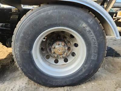 HUB PILOT NA Hub for a 2021 Peterbilt 348