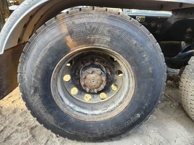 HUB PILOT NA Hub for a 2021 Peterbilt 348