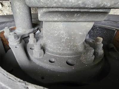 HUB PILOT NA Hub for a 2011 Freightliner Cascadia 125