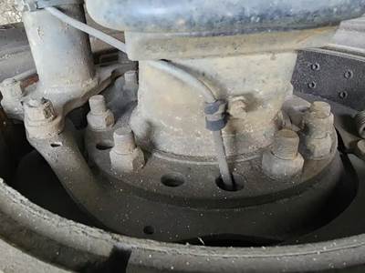 HUB PILOT NA Hub for a 2011 Freightliner Cascadia 125