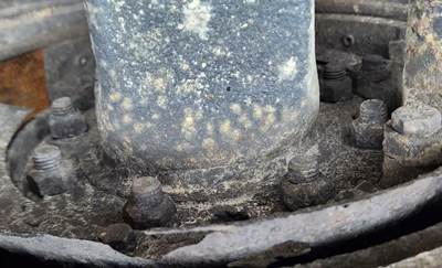 HUB PILOT NA Hub for a 2000 Freightliner FL112