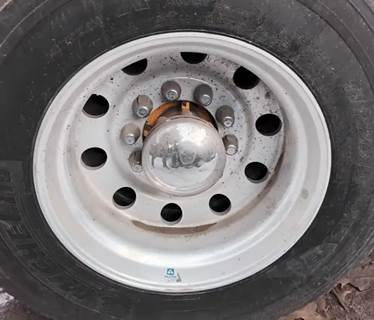 HUB PILOT NA Hub for a 2003 Peterbilt 357