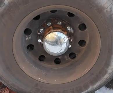HUB PILOT NA Hub for a 2003 Peterbilt 357