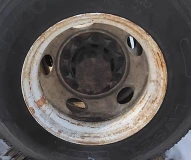 HUB PILOT NA Hub for a 2006 Ford F-750