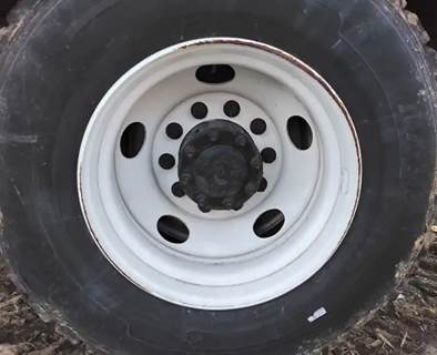 HUB PILOT NA Hub for a 2021 Freightliner M2 106