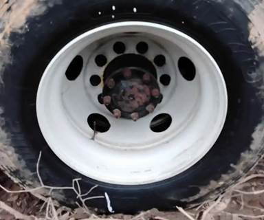 HUB PILOT NA Hub for a 2020 Freightliner M2 106