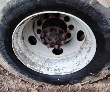 HUB PILOT NA Hub for a 2020 Freightliner M2 106