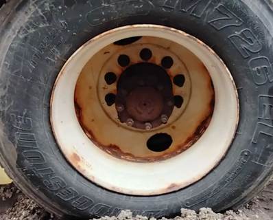 HUB PILOT NA Hub for a 2015 Hino 338