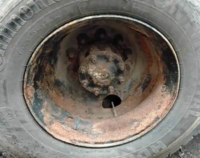 HUB PILOT NA Hub for a 2011 Freightliner M2 106 Heavy Duty