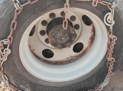 HUB PILOT NA Hub for a 2002 International 9200I