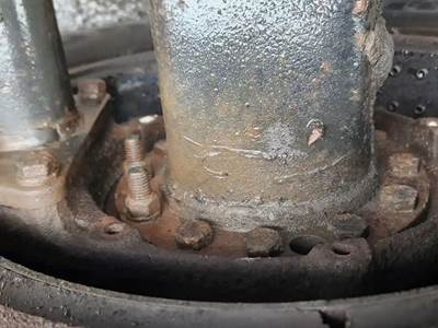 HUB PILOT NA Hub for a 1982 International F-2554