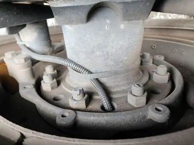 HUB PILOT NA Hub for a 2018 Peterbilt 220