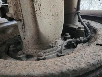 HUB PILOT NA Hub for a 2003 Chevrolet C8500