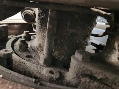 HUB PILOT NA Hub for a 2018 Mack GU533