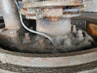 HUB PILOT NA Hub for a 2010 Mack TD713