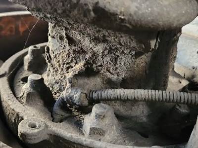 HUB PILOT NA Hub for a 2007 Freightliner Columbia 120