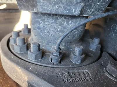 HUB PILOT NA Hub for a 2020 Peterbilt 579