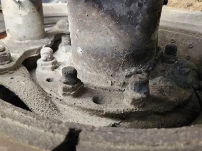 HUB PILOT NA Hub for a 2017 Peterbilt 365