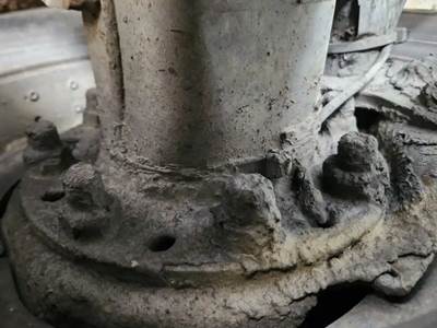 HUB PILOT NA Hub for a 2017 Peterbilt 365