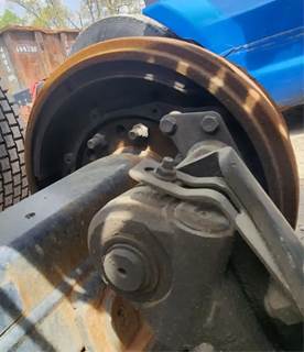 HUB PILOT NA Hub for a 2020 Mack Pinnacle