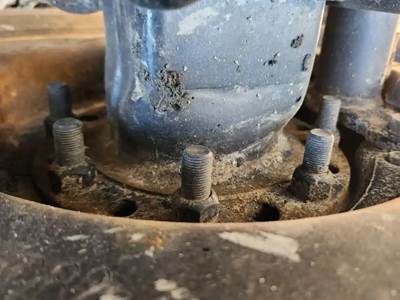 HUB PILOT NA Hub for a 2022 Mack Anthem