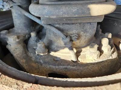 HUB PILOT NA Hub for a 2007 Freightliner Columbia 120