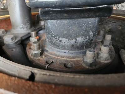 HUB PILOT NA Hub for a 2023 Freightliner Cascadia 126