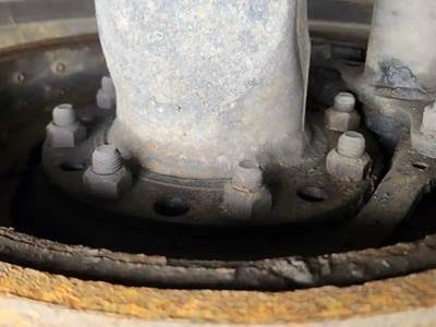 HUB PILOT NA Hub for a 2003 Kenworth W900