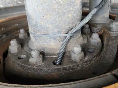 HUB PILOT NA Hub for a 2003 Kenworth W900