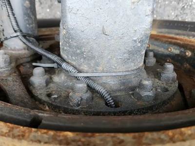 HUB PILOT NA Hub for a 2003 Kenworth W900