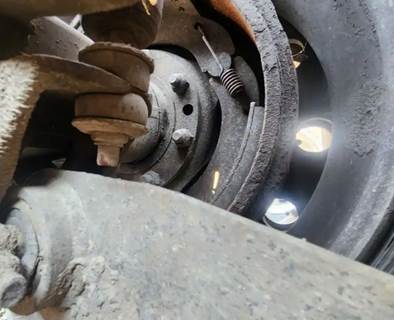 HUB PILOT NA Hub for a 2001 Kenworth W900