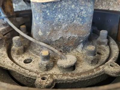 HUB PILOT NA Hub for a 2017 Mack CHU613