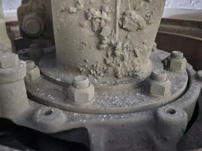 HUB PILOT NA Hub for a 2006 Mack CV713 Granite