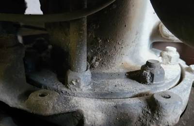 HUB PILOT NA Hub for a 2006 Mack CV713 Granite