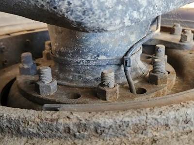 HUB PILOT NA Hub for a 2017 Peterbilt 365