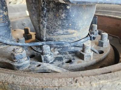 HUB PILOT NA Hub for a 2017 Peterbilt 365