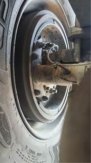 HUB PILOT NA Hub for a 2016 Peterbilt 567