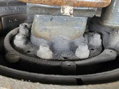 HUB PILOT NA Hub for a 2007 Freightliner Columbia 120