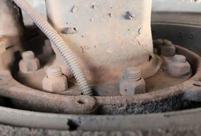 HUB PILOT NA Hub for a 2001 Freightliner FL70